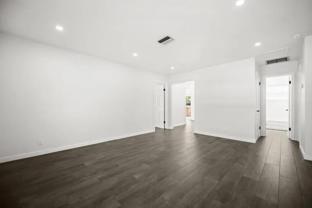 5240 NE 3rd Terrace Oakland Park FL 33334