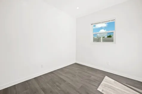 5240 NE 3rd Terrace Oakland Park FL 33334