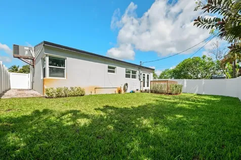 5240 NE 3rd Terrace Oakland Park FL 33334