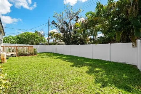 5240 NE 3rd Terrace Oakland Park FL 33334