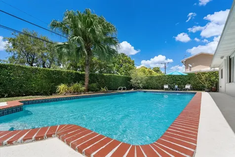 8341 SW 14th Street Miami FL 33144