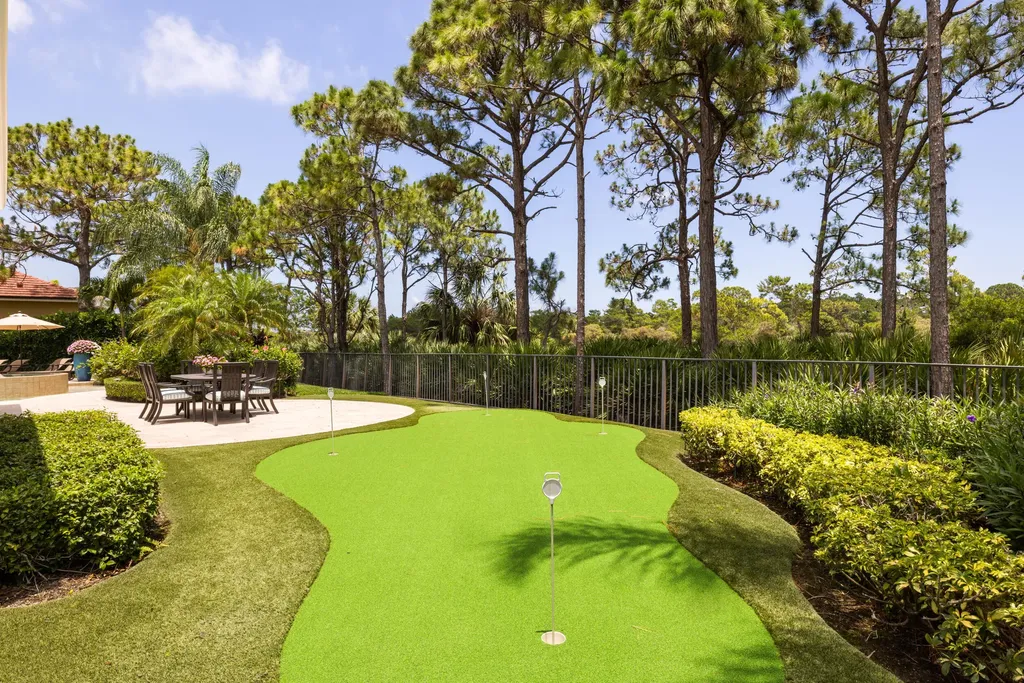10135 SE Sandpine Lane Hobe Sound FL 33455