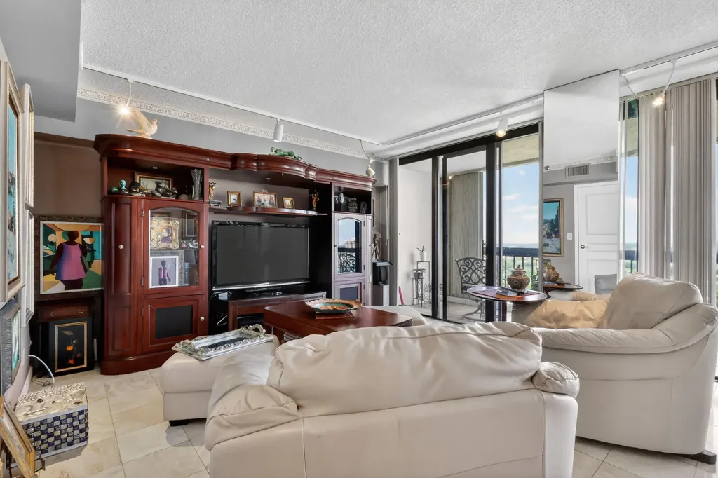 1900 Consulate Place West Palm Beach FL 33401