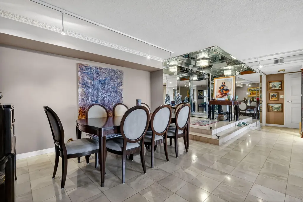 1900 Consulate Place West Palm Beach FL 33401