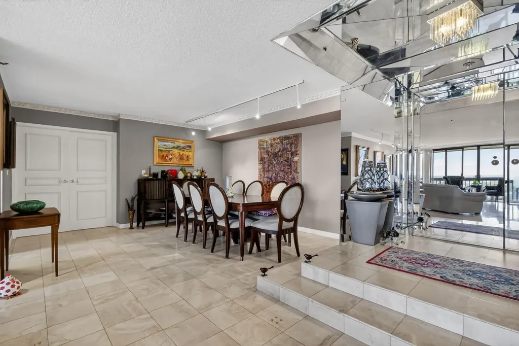 1900 Consulate Place West Palm Beach FL 33401