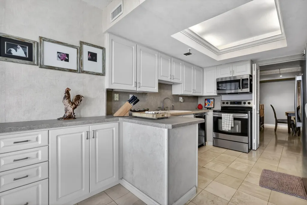 1900 Consulate Place West Palm Beach FL 33401