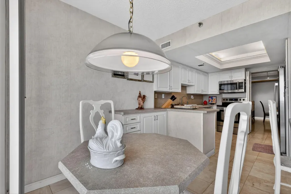 1900 Consulate Place West Palm Beach FL 33401