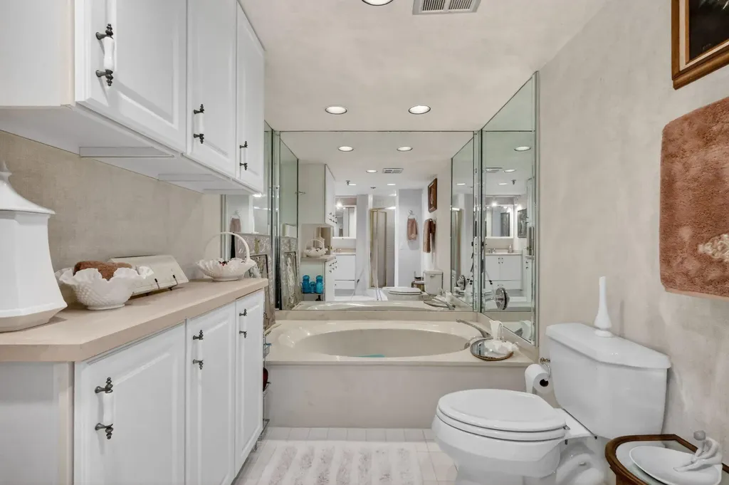 1900 Consulate Place West Palm Beach FL 33401