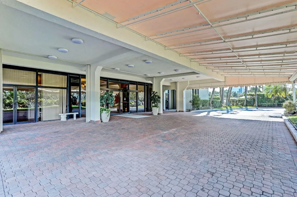 1900 Consulate Place West Palm Beach FL 33401
