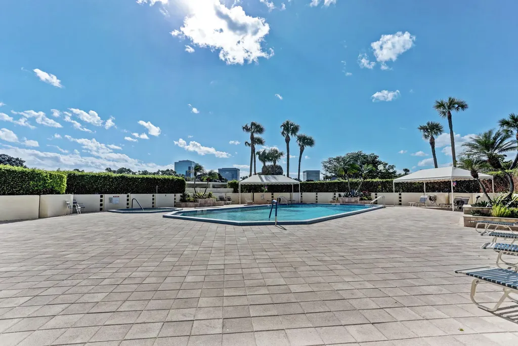 1900 Consulate Place West Palm Beach FL 33401