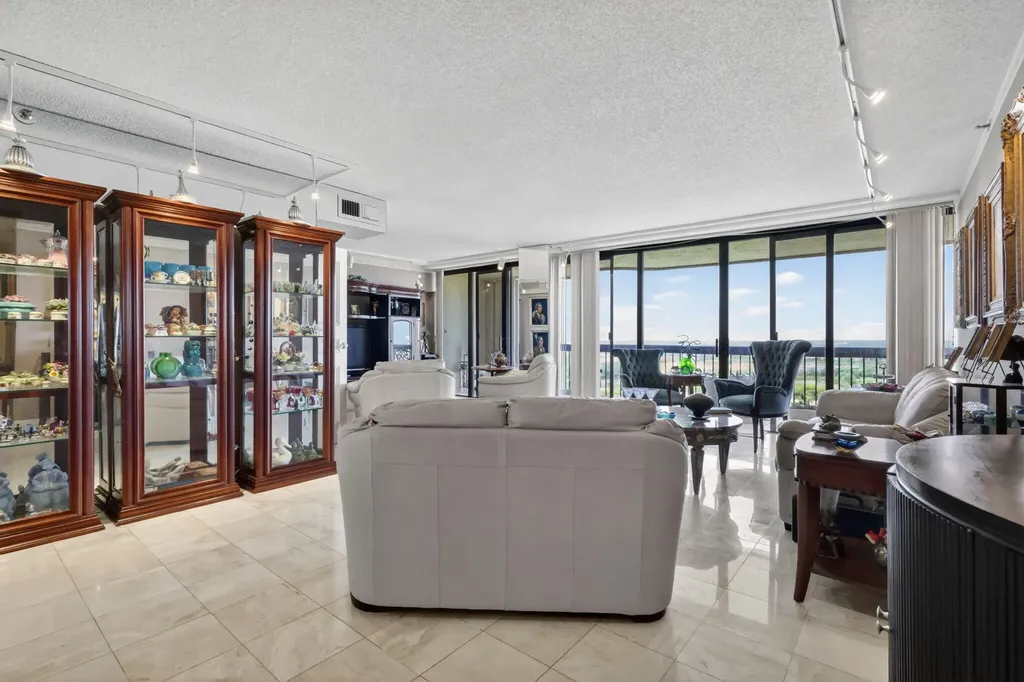1900 Consulate Place West Palm Beach FL 33401