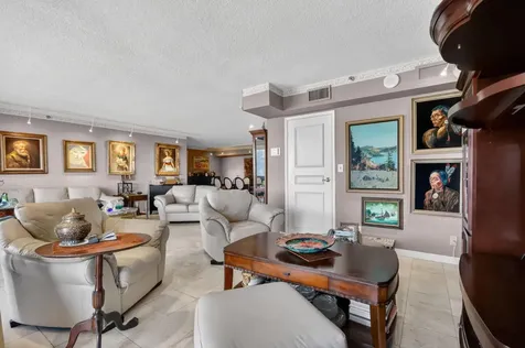 1900 Consulate Place West Palm Beach FL 33401