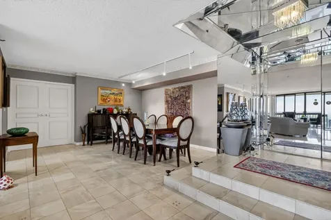 1900 Consulate Place West Palm Beach FL 33401