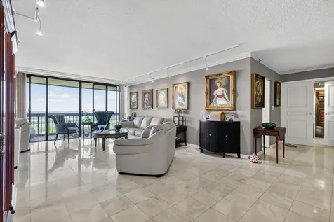 1900 Consulate Place West Palm Beach FL 33401