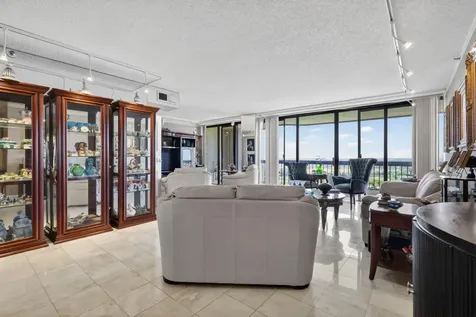 1900 Consulate Place West Palm Beach FL 33401
