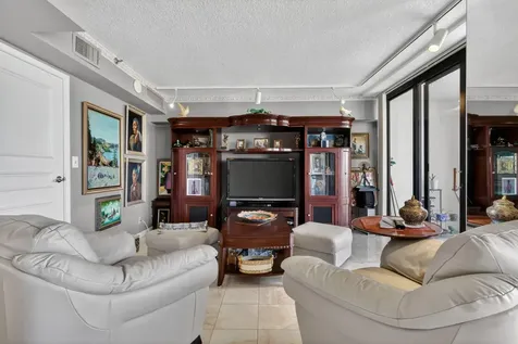 1900 Consulate Place West Palm Beach FL 33401