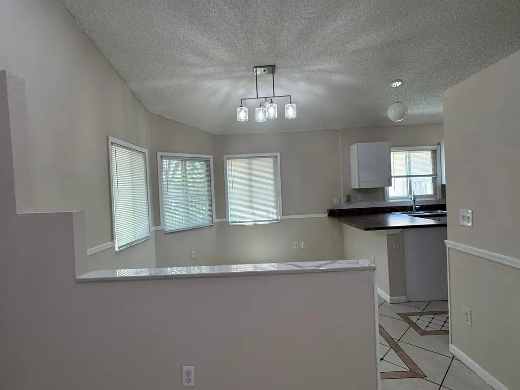 1038 W Jasmine Lane North Lauderdale FL 33068
