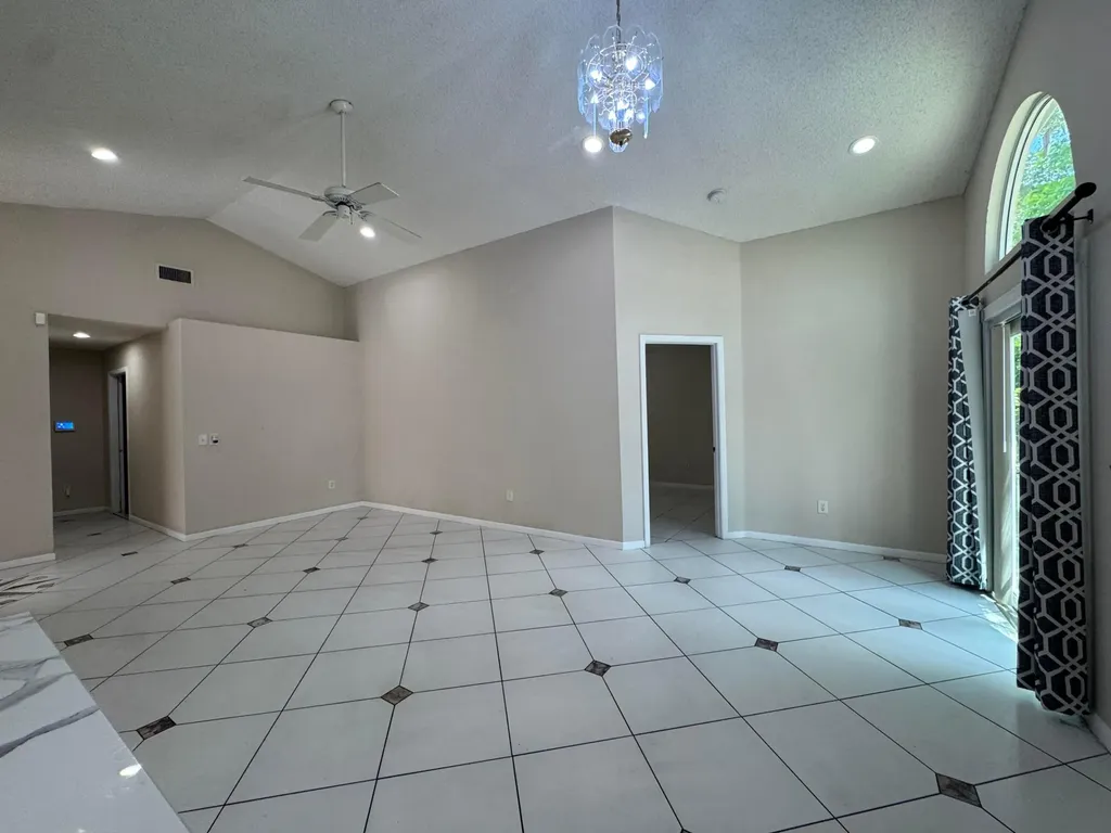 1038 W Jasmine Lane North Lauderdale FL 33068