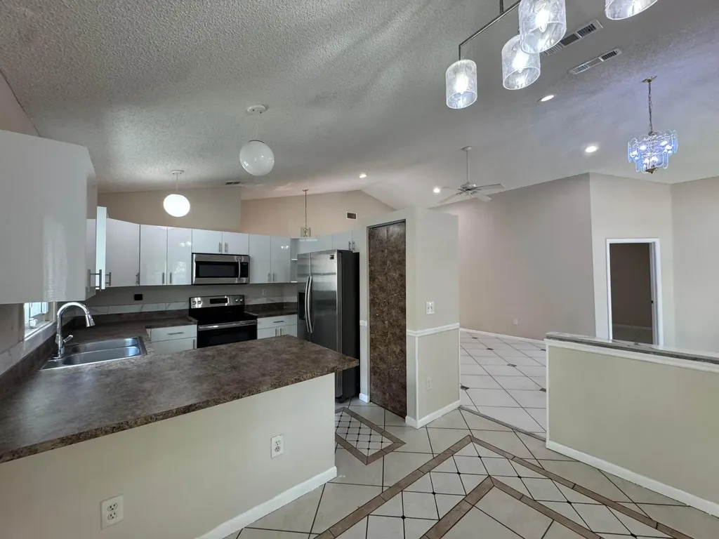 1038 W Jasmine Lane North Lauderdale FL 33068