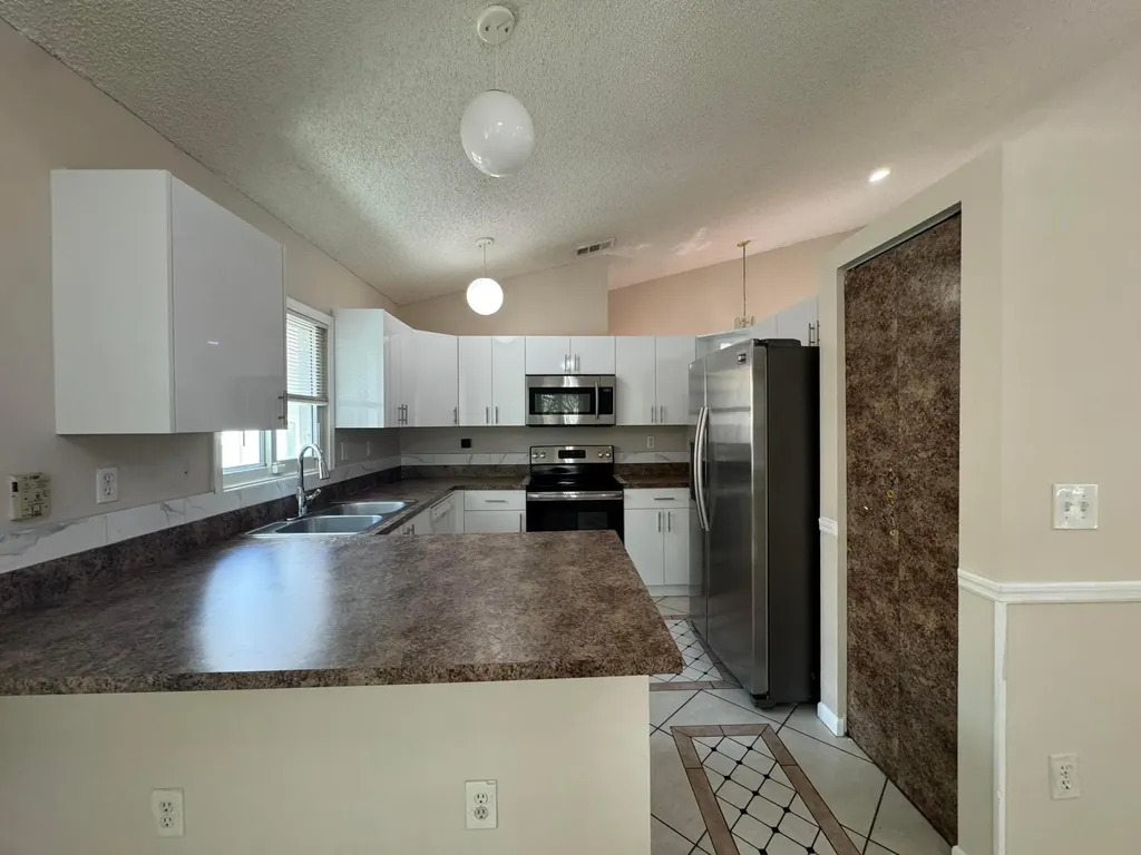 1038 W Jasmine Lane North Lauderdale FL 33068
