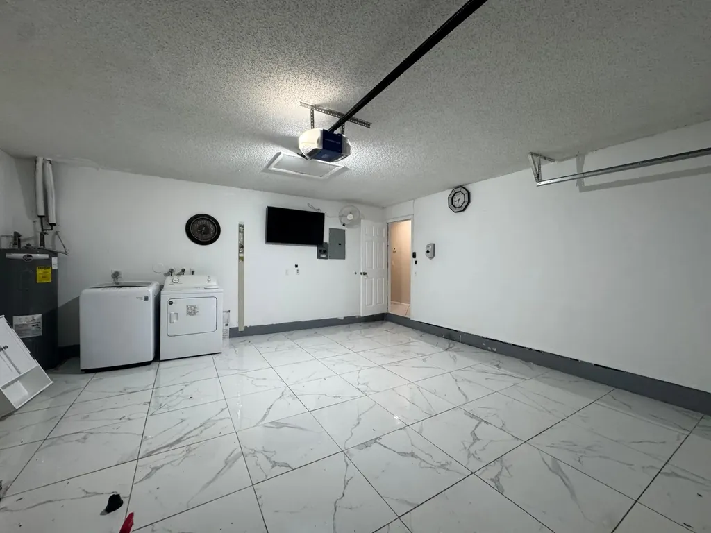 1038 W Jasmine Lane North Lauderdale FL 33068