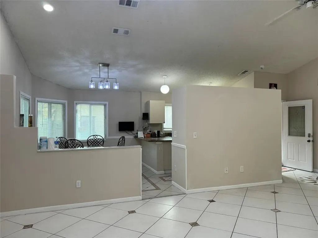 1038 W Jasmine Lane North Lauderdale FL 33068