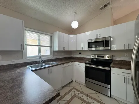 1038 W Jasmine Lane North Lauderdale FL 33068