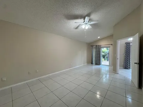 1038 W Jasmine Lane North Lauderdale FL 33068