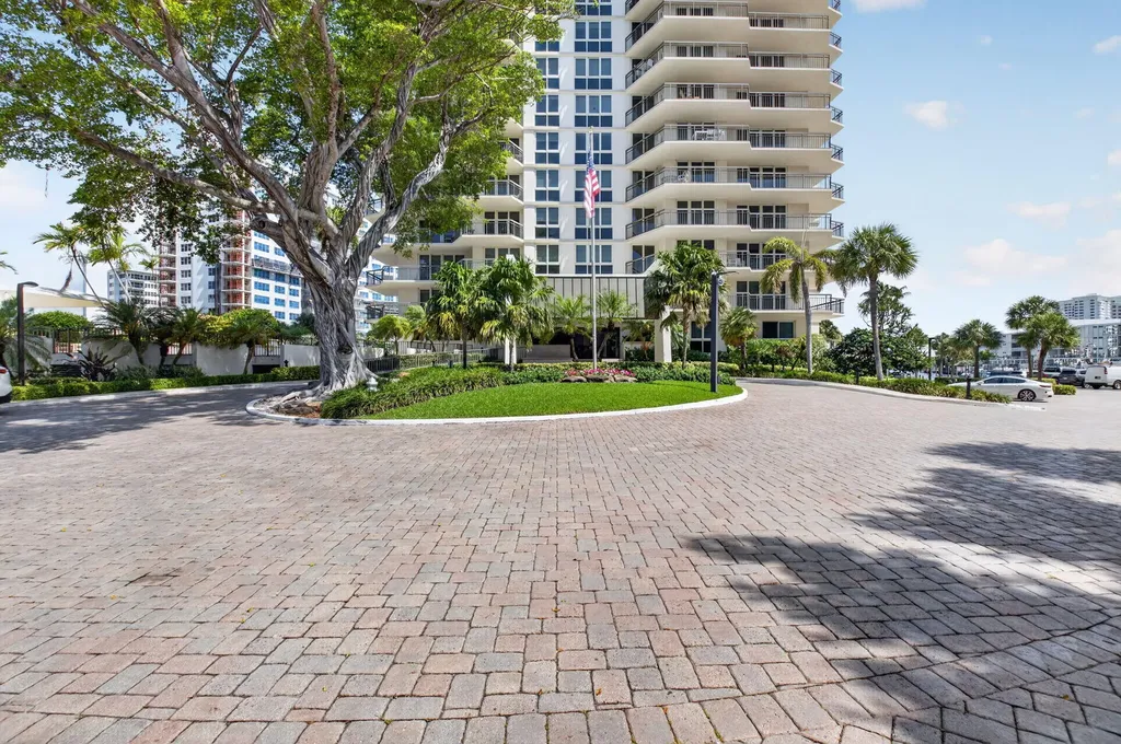 901 E Camino Boca Raton FL 33432