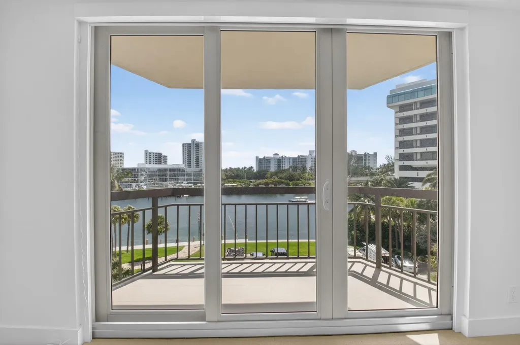 901 E Camino Boca Raton FL 33432
