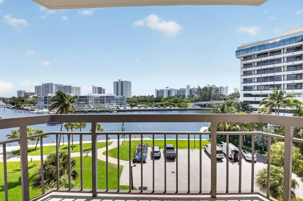 901 E Camino Boca Raton FL 33432