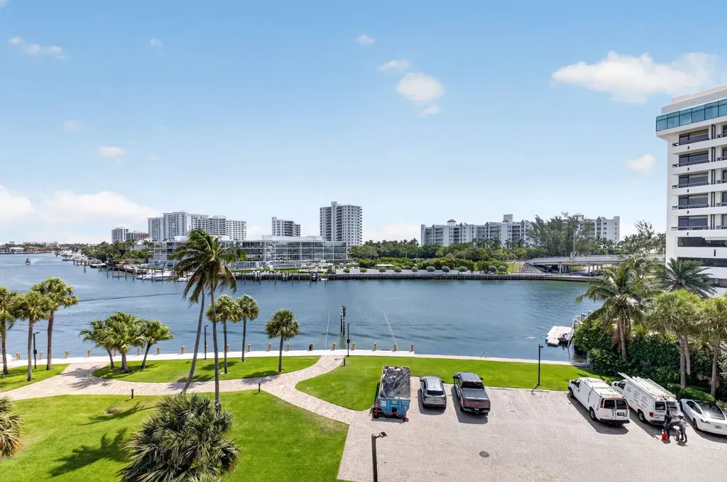 901 E Camino Boca Raton FL 33432