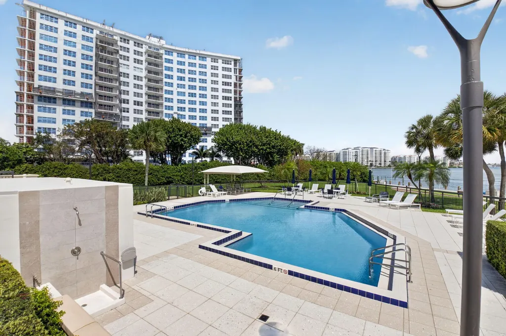901 E Camino Boca Raton FL 33432