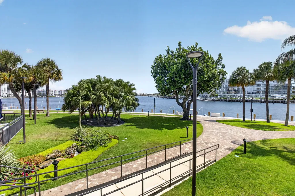 901 E Camino Boca Raton FL 33432
