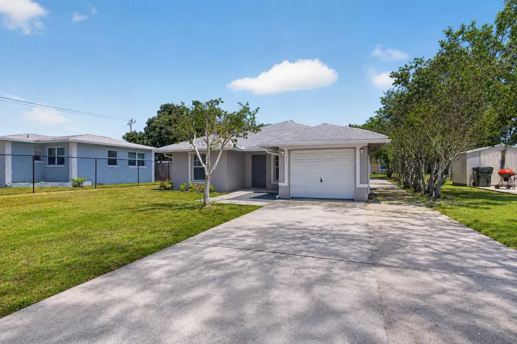 351 NW 8th Avenue Delray Beach FL 33444