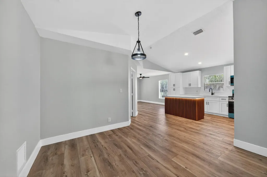 351 NW 8th Avenue Delray Beach FL 33444