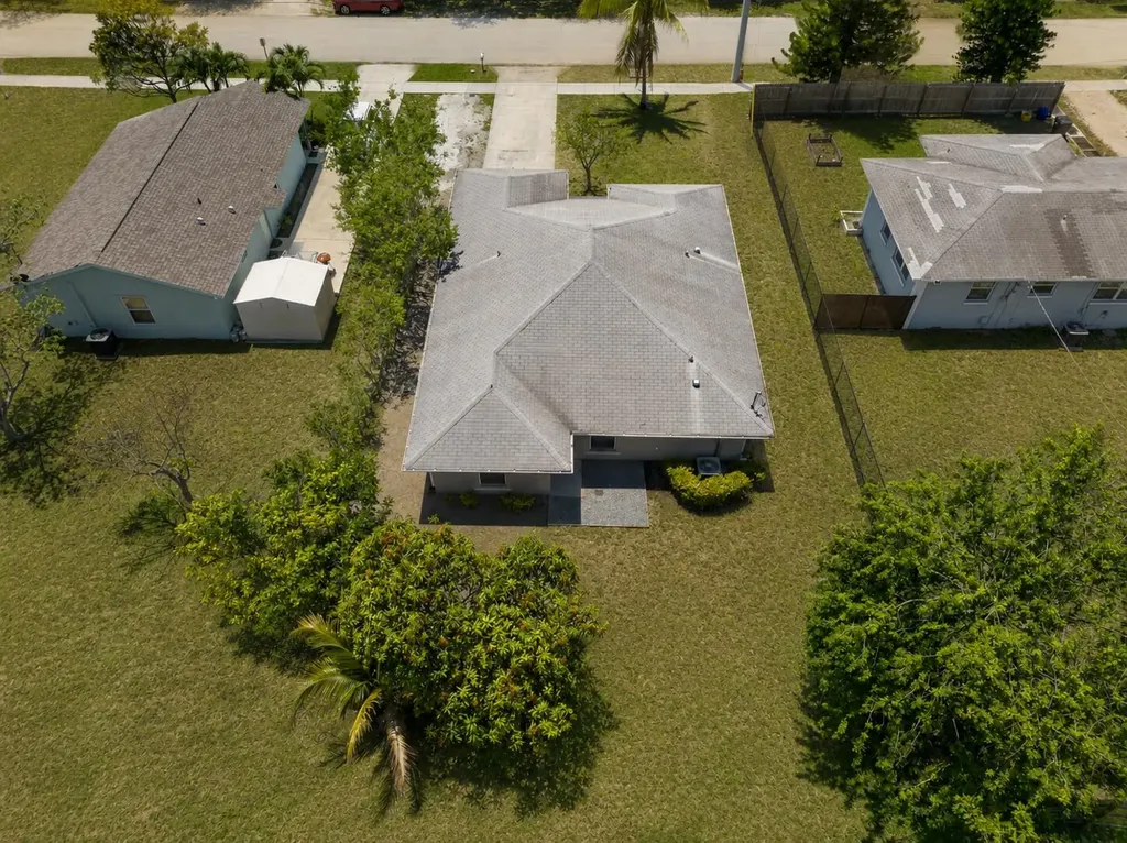 351 NW 8th Avenue Delray Beach FL 33444