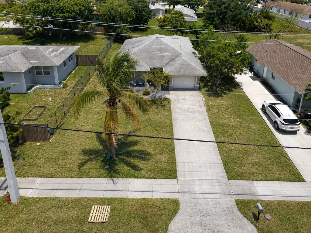 351 NW 8th Avenue Delray Beach FL 33444
