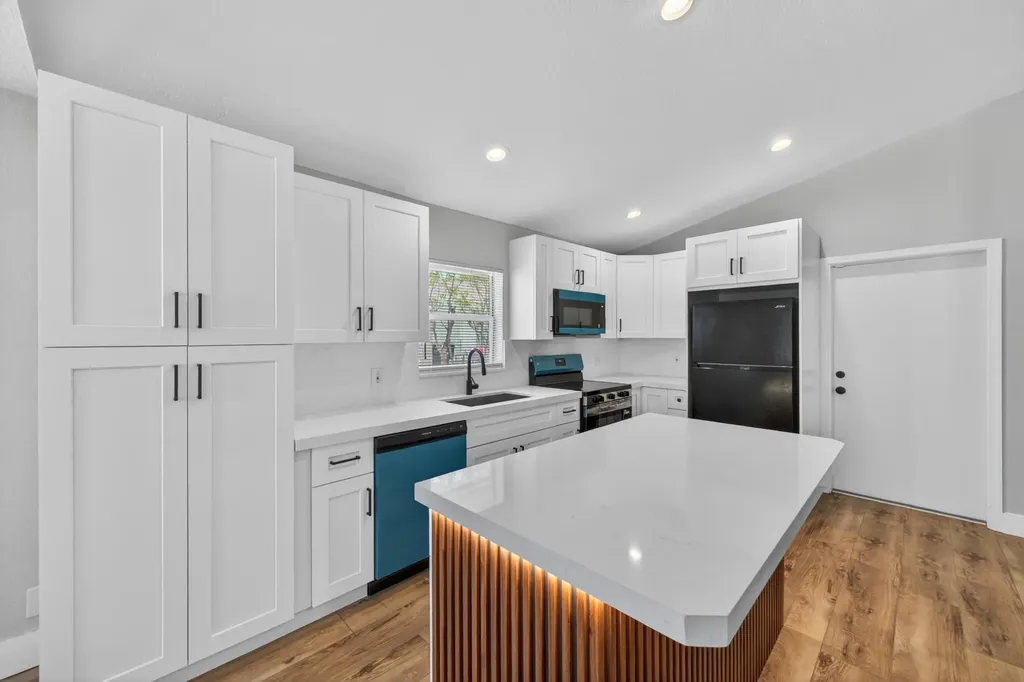 351 NW 8th Avenue Delray Beach FL 33444