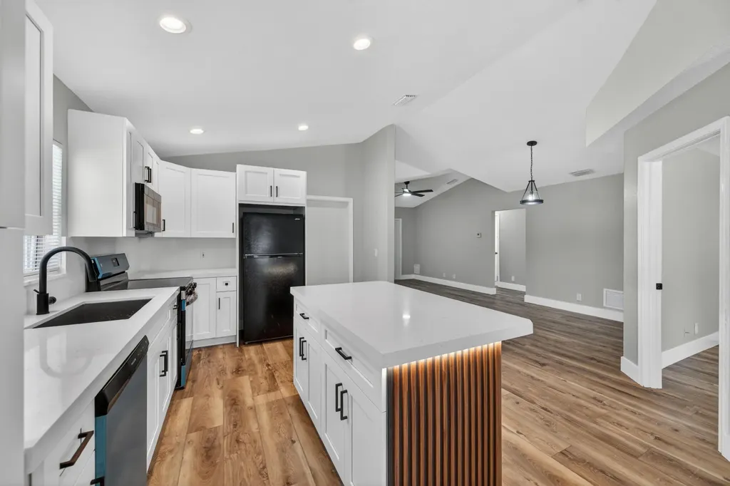 351 NW 8th Avenue Delray Beach FL 33444