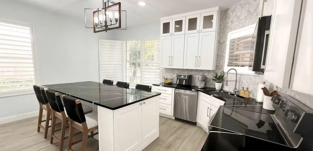 8070 Murano Circle Palm Beach Gardens FL 33418