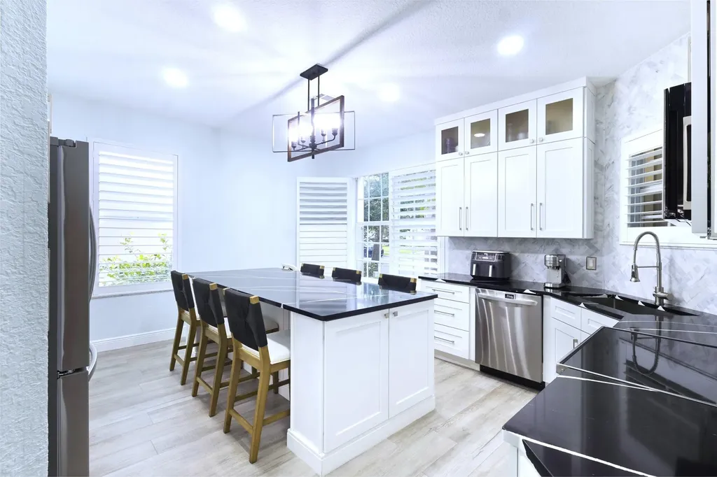 8070 Murano Circle Palm Beach Gardens FL 33418