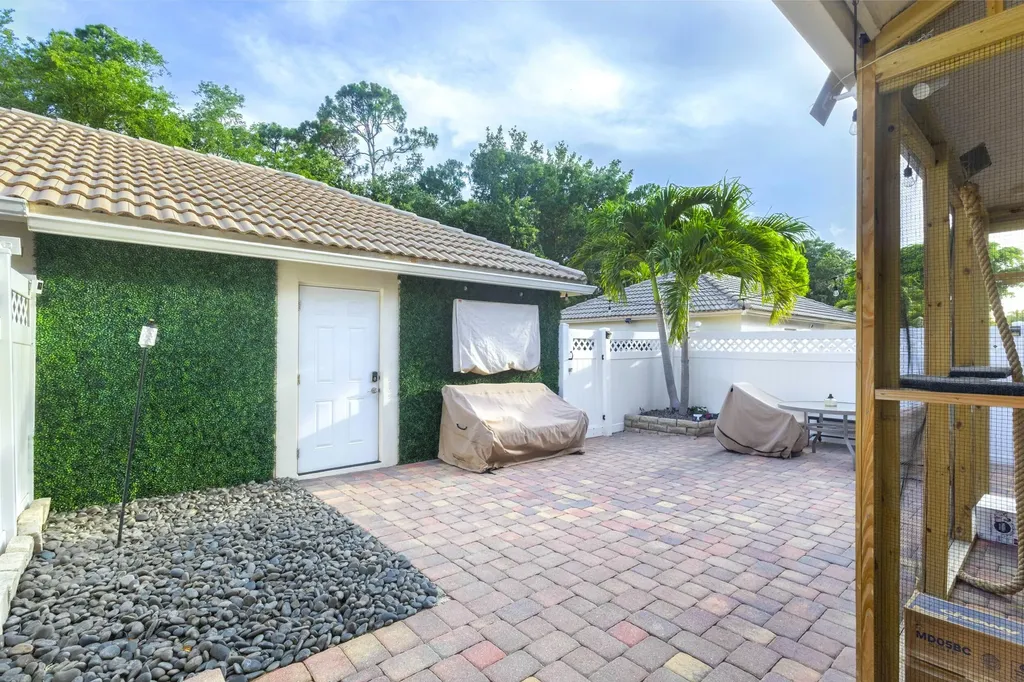 8070 Murano Circle Palm Beach Gardens FL 33418