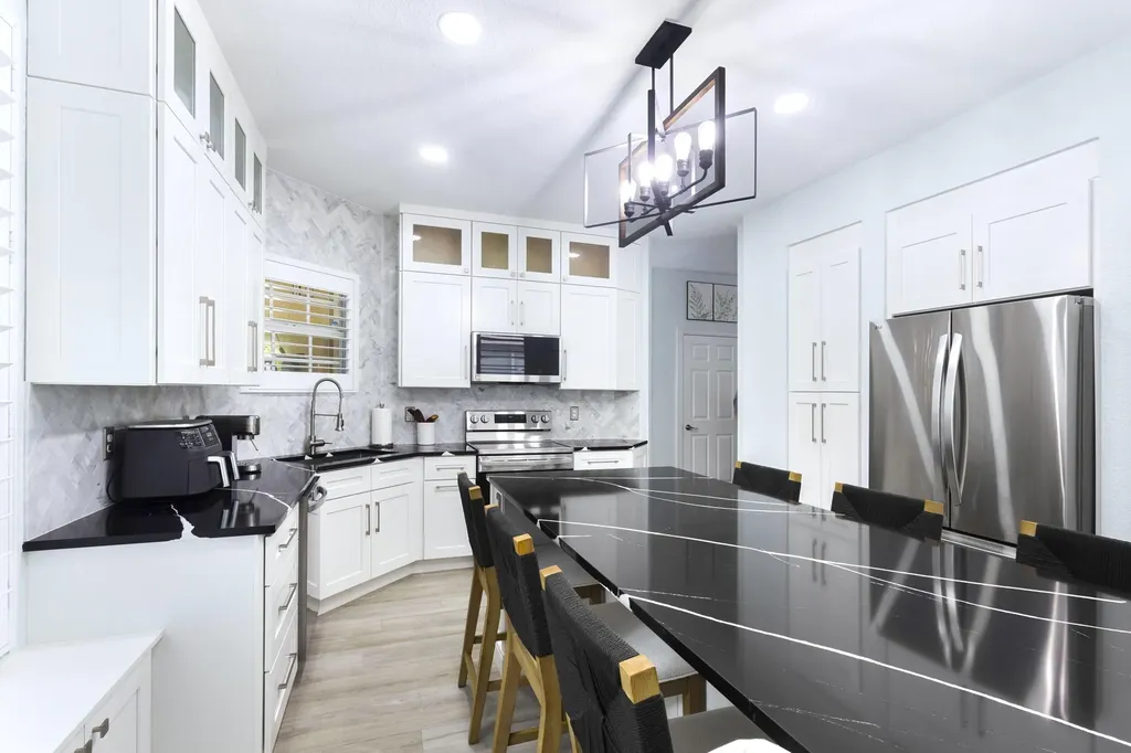 8070 Murano Circle Palm Beach Gardens FL 33418