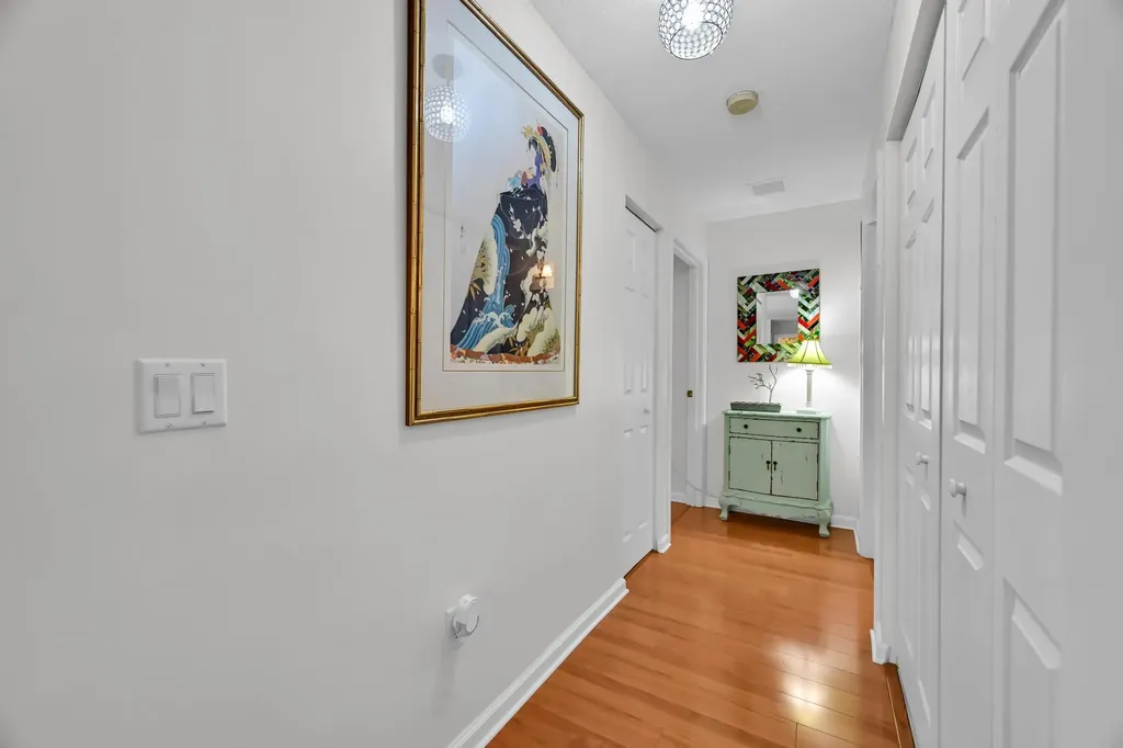 568 7th Square Vero Beach FL 32962