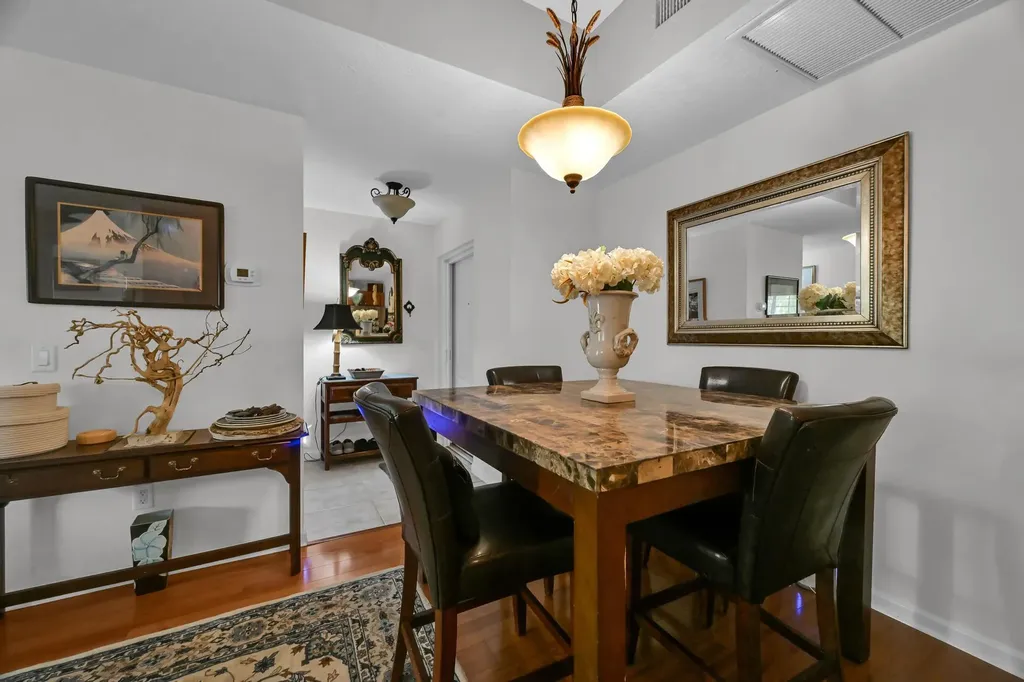 568 7th Square Vero Beach FL 32962