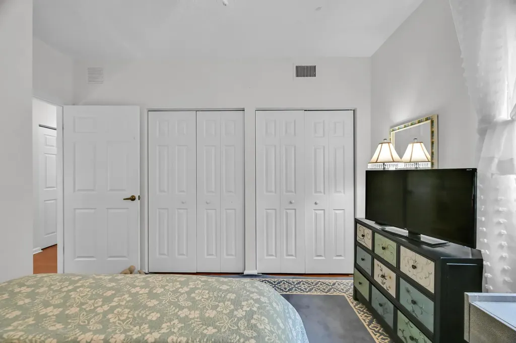 568 7th Square Vero Beach FL 32962