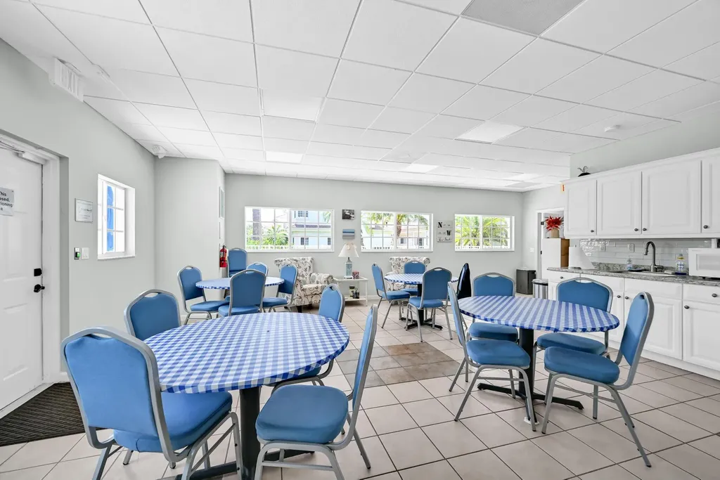 568 7th Square Vero Beach FL 32962