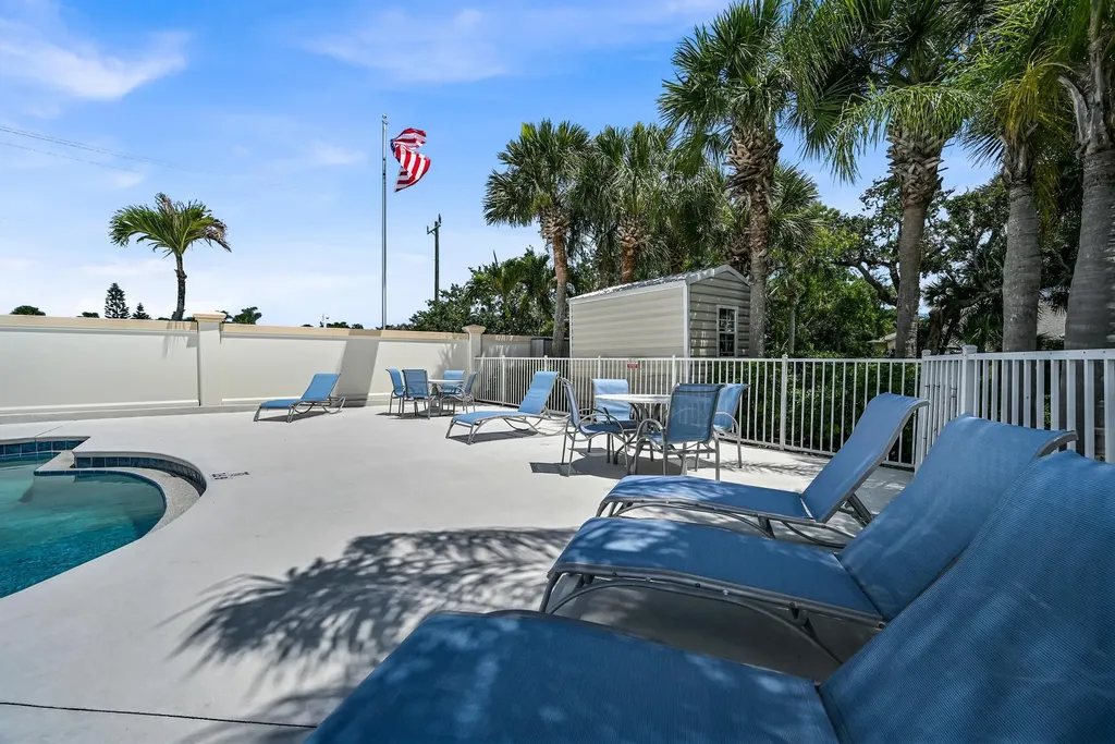 568 7th Square Vero Beach FL 32962