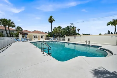 568 7th Square Vero Beach FL 32962